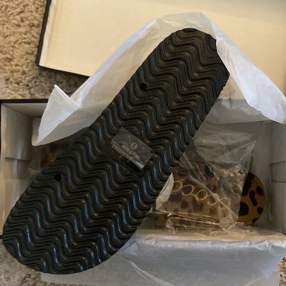 Clear strap leopard footbed sandals. BNIB - Picture 3 of 3